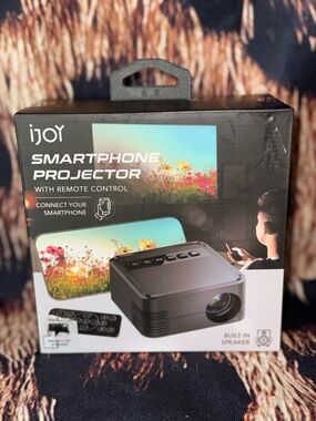 iJoy Smartphone Projector with Remote - NIB